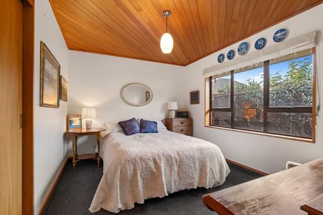 Photo of property in 2/4 Herbs Place, Cashmere, Christchurch, 8022