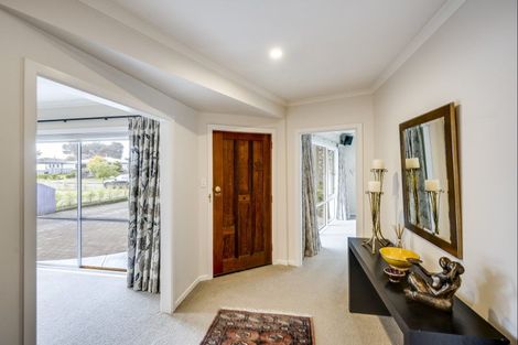Photo of property in 42 Balliol Avenue, Pirimai, Napier, 4112