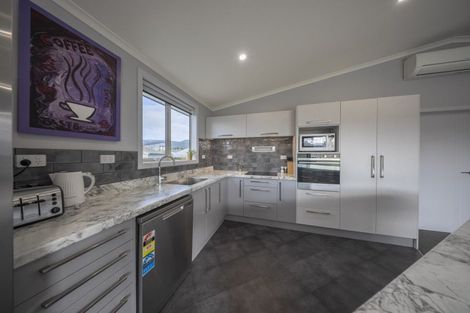 Photo of property in 25 Motu-au Close, Manapouri, 9679