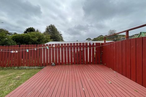 Photo of property in 1/146 Newlands Road, Newlands, Wellington, 6037