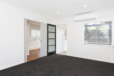 Photo of property in 147 Lancaster Road, Beach Haven, Auckland, 0626