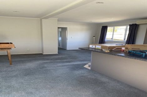 Photo of property in 18 Ngatitoa Street, Tawa, Wellington, 5028