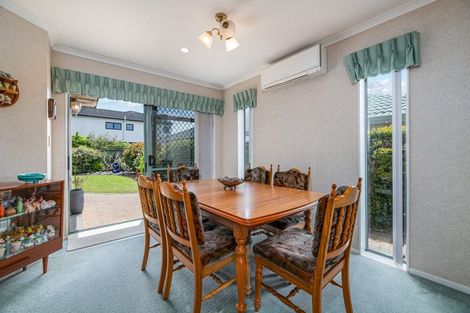 Photo of property in 9 Amesbury Rise, Henderson, Auckland, 0612