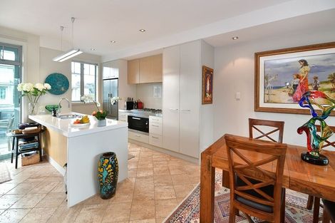 Photo of property in 18 Little Compton Mews, Snells Beach, 0920