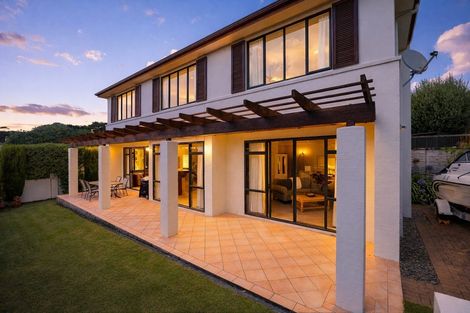 Photo of property in 30 Woodridge Avenue, Northcross, Auckland, 0630