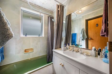 Photo of property in 28 Tiroiti Grove, Stokes Valley, Lower Hutt, 5019