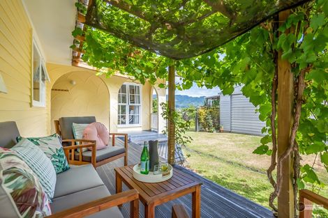 Photo of property in 10 Tiroiti Grove, Stokes Valley, Lower Hutt, 5019