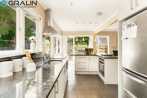Photo of property in 48 Hilling Street, Titirangi, Auckland, 0604