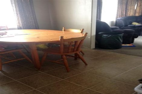 Photo of property in 17 Royal Road, Massey, Auckland, 0614