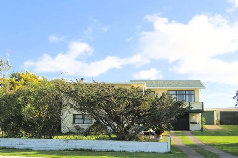 Photo of property in 1290 Papamoa Beach Road, Papamoa Beach, Papamoa, 3118