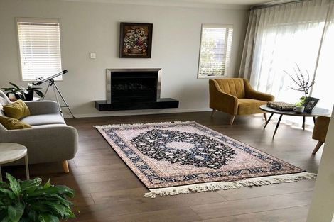 Photo of property in 5 Catlins Place, Fairview Heights, Auckland, 0632