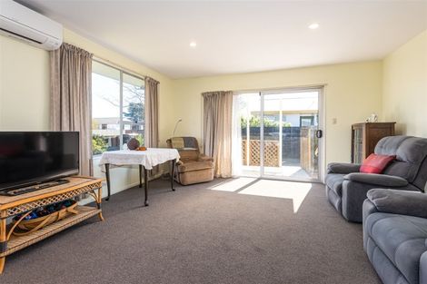Photo of property in 8a Tamarisk Place, Parklands, Christchurch, 8083