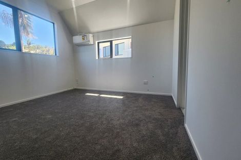 Photo of property in 90a West Harbour Drive, West Harbour, Auckland, 0618