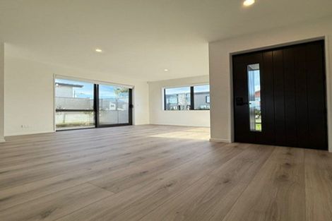 Photo of property in 5 Aquamarine Road, Rosehill, Papakura, 2113