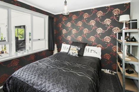 Photo of property in 409 Mangorei Road, Merrilands, New Plymouth, 4312