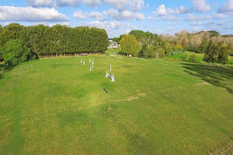 Photo of property in 370 Taupaki Road, Taupaki, Henderson, 0782