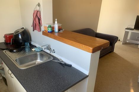 Photo of property in 19 Hania Street, Mount Victoria, Wellington, 6011