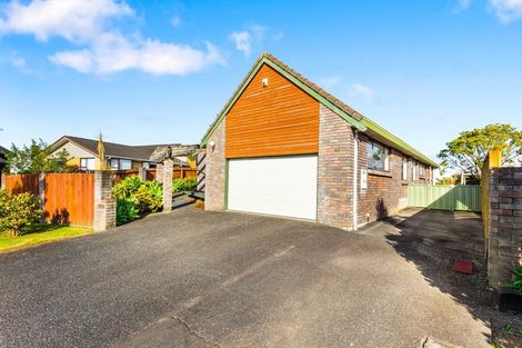 Photo of property in 1/149 West Harbour Drive, West Harbour, Auckland, 0618