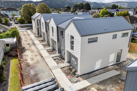 Photo of property in 31-33 Chapman Crescent, Naenae, Lower Hutt, 5011