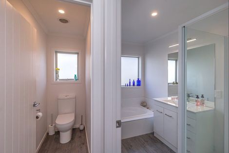 Photo of property in 2b Sandown Avenue, Himatangi Beach, Foxton, 4891