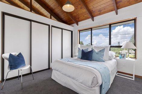 Photo of property in 2/20a Old Lake Road, Narrow Neck, Auckland, 0624