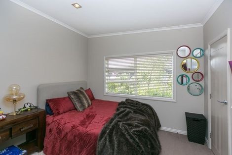 Photo of property in 3 Sampson Avenue, Waiwhakaiho, New Plymouth, 4312