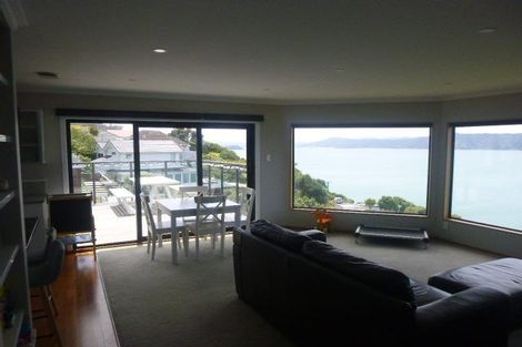 Photo of property in 124 Nevay Road, Karaka Bays, Wellington, 6022