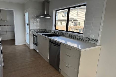 Photo of property in 3 Fiesta Drive, Half Moon Bay, Auckland, 2012