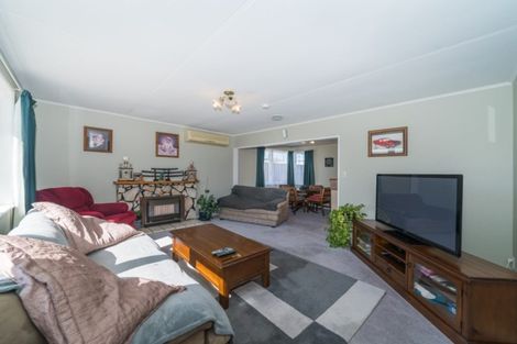 Photo of property in 14 Ellesmere Crescent, Highbury, Palmerston North, 4412