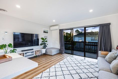 Photo of property in 130 Colwill Road, Massey, Auckland, 0614