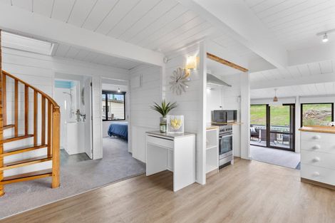 Photo of property in 71 Heta Road, Highlands Park, New Plymouth, 4312