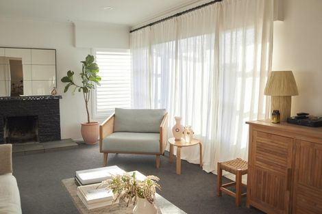 Photo of property in 1/268 Sunset Road, Windsor Park, Auckland, 0632