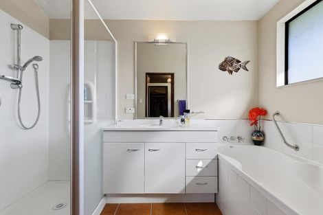 Photo of property in 21 Wadeley Road, Ilam, Christchurch, 8041