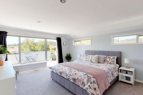 Photo of property in 77 Sunbrae Drive, Silverstream, Upper Hutt, 5019