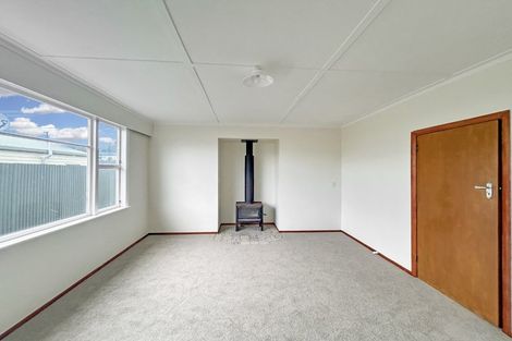 Photo of property in 5 Arawa Place, Castlecliff, Whanganui, 4501