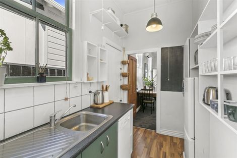 Photo of property in 11 Royal Street, Berhampore, Wellington, 6023