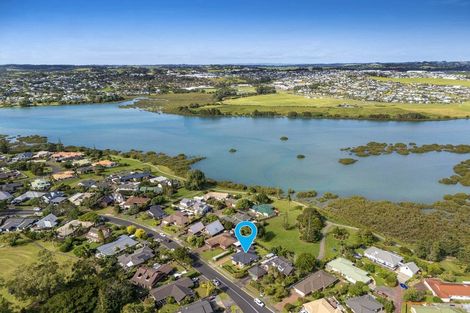 Photo of property in 75 Maygrove Drive, Orewa, 0931