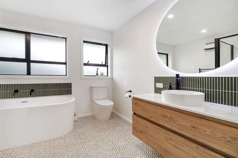 Photo of property in 53 Woodbury Street, Russley, Christchurch, 8042