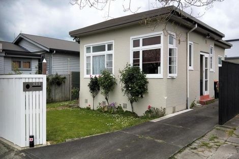 Photo of property in 495 Featherston Street, Roslyn, Palmerston North, 4414