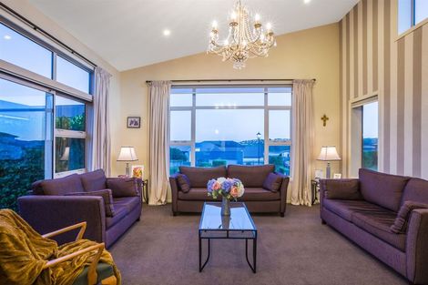 Photo of property in 13 Kepler Way, Aotea, Porirua, 5024