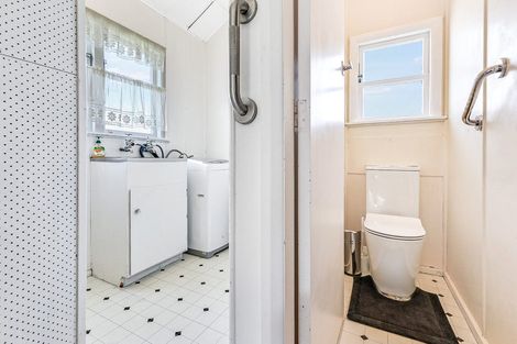 Photo of property in 36 Oxford Street, Fairfield, Hamilton, 3214