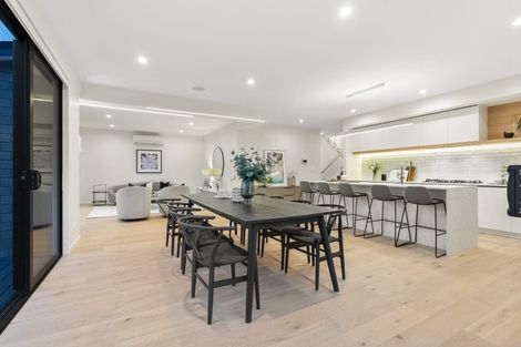 Photo of property in 35a Corunna Road, Milford, Auckland, 0620