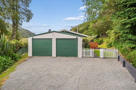 Photo of property in 2a Pokaka Street, Birchville, Upper Hutt, 5018