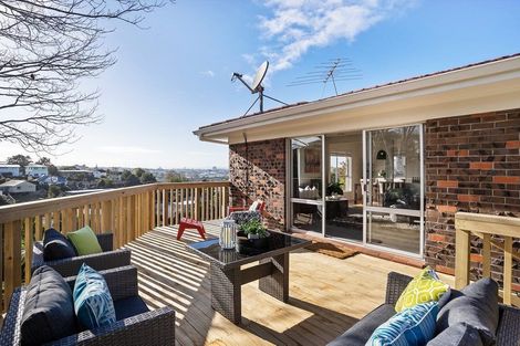 Photo of property in 43 Agincourt Street, Glenfield, Auckland, 0629