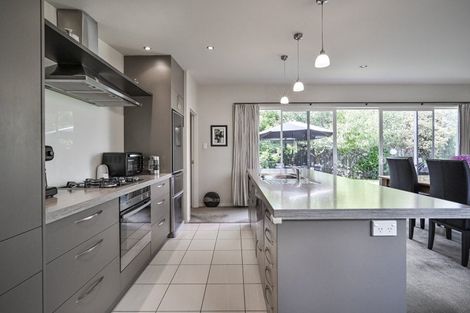 Photo of property in 16 Hikanui Drive, Havelock North, 4130