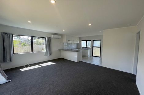 Photo of property in 35 Tarata Crescent, Mangere Bridge, Auckland, 2022