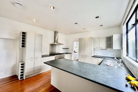 Photo of property in 10 Nicholson Avenue, Papatoetoe, Auckland, 2025