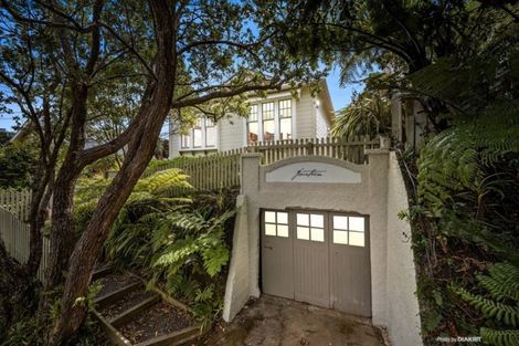 Photo of property in 14 Garfield Street, Brooklyn, Wellington, 6021