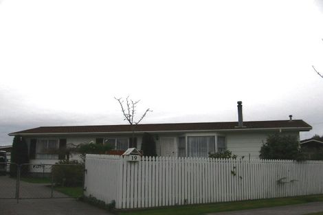 Photo of property in 19 Cecil Place, Cloverlea, Palmerston North, 4412