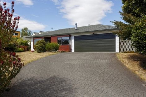 Photo of property in 8 Astelia Way, Waipahihi, Taupo, 3330